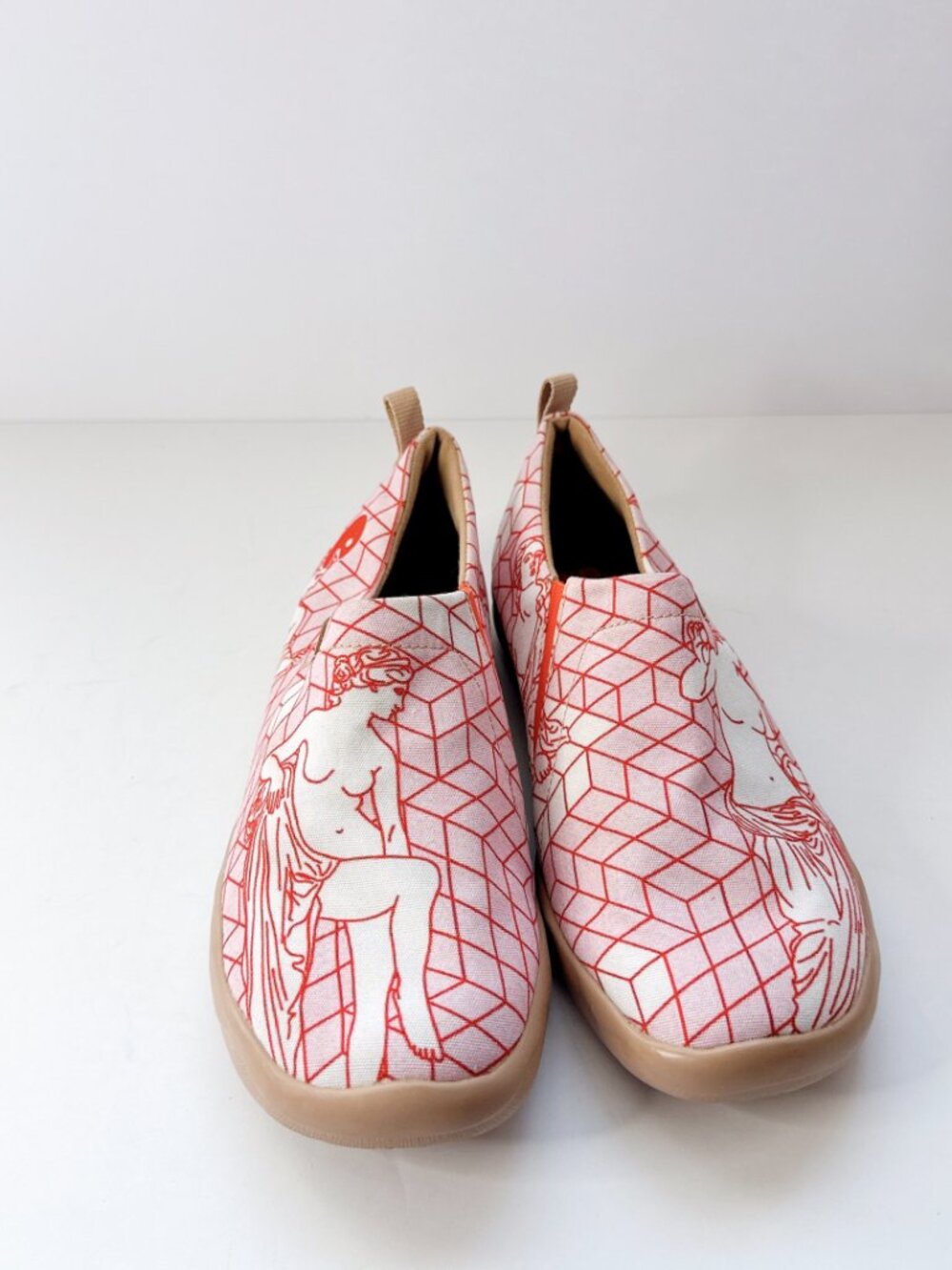 Size 7.5 UIN Red and White Artistic Flats Venus de Milo Canvas